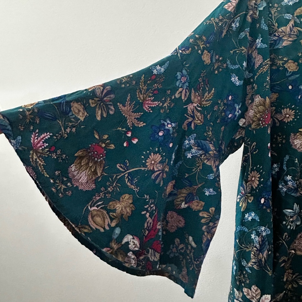 Vintage Umgee Teal and White Lace Tunic Butterfly Sleeve Top - Large - Like New - Picture 2 of 8